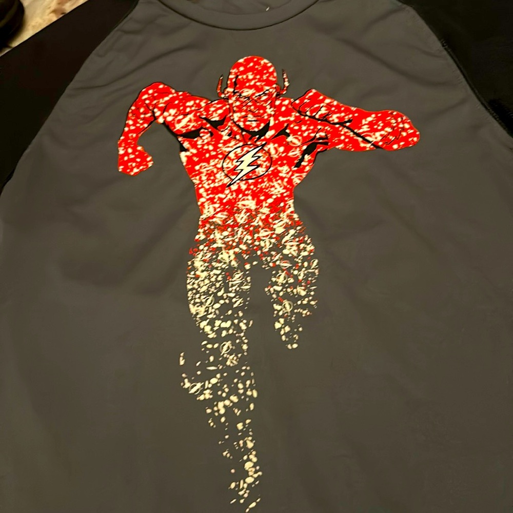 The Flash boys size 2XL (18) t shirt